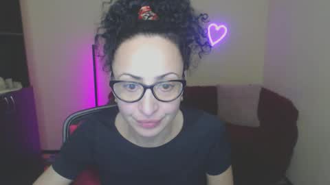 Snapshot of arianna_tifany chatting on February 24, 2025, 12:30 am Arianna online show from February 24, 2025, 12:30 am