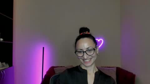 Snapshot of arianna_tifany chatting on February 27, 2025, 9:47 pm Arianna online show from February 27, 2025, 9:47 pm