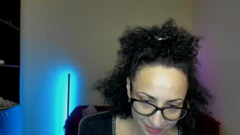 Snapshot of arianna_tifany chatting on March 7, 2025, 6:02 am Arianna online show from March 7, 2025, 6:02 am