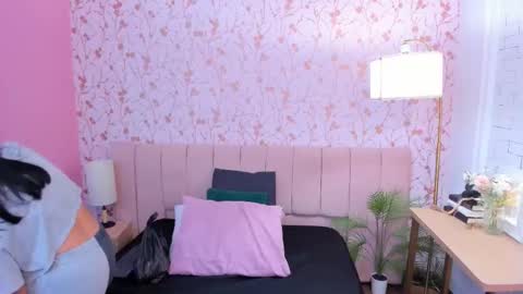 Arianna online show from December 17, 2025, 12:00 pm