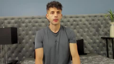 Snapshot of ariasaadeh chatting on October 21, 2025, 12:17 pm ariasaadeh online show from October 21, 2025, 12:17 pm