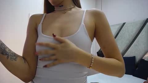 ariawillss online show from December 20, 2025, 12:23 pm