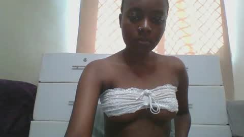 Tight pussy online show from April 16, 2026, 5:52 am