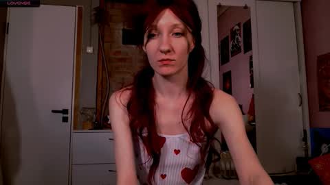 aribluush online show from March 26, 2026, 9:42 pm