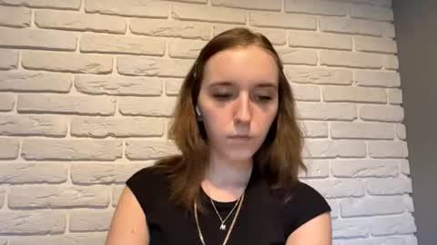 Mia online show from July 14, 2026, 6:02 pm