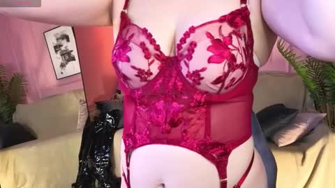 Ari online show from October 17, 2025, 6:05 am