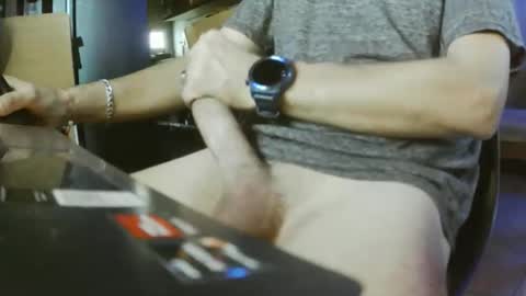 Snapshot of ariel_lokito43 chatting on April 10, 2026, 8:35 pm ariel_lokito43 online show from April 10, 2026, 8:35 pm