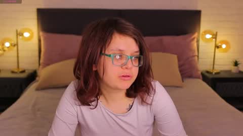 Ariell Mini online show from April 15, 2026, 5:58 am