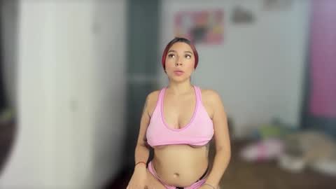 Snapshot of ariell_rose1 chatting on February 12, 2025, 5:26 am Stephany  online show from February 12, 2025, 5:26 am