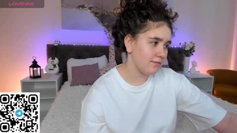 Snapshot of ariella_sol chatting on January 28, 2025, 4:18 am Ariella GTM3  Tue Wed Thu Fri Sat  0400 am-1030pm online show from January 28, 2025, 4:18 am