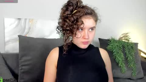 Snapshot of ariella_sol chatting on April 26, 2026, 1:14 am Ariella GTM3 Tue Wed Thu Fri Sat 0400 am-1030pm online show from April 26, 2026, 1:14 am
