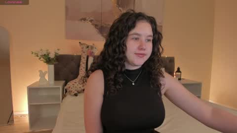Snapshot of ariella_sol chatting on May 7, 2026, 1:33 am Ariella GTM3 Tue Wed Thu Fri Sat 0400 am-1030pm online show from May 7, 2026, 1:33 am