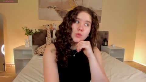 Snapshot of ariella_sol chatting on June 4, 2026, 12:49 am Ariella GTM3 Tue Wed Thu Fri Sat 0400 am-1030pm online show from June 4, 2026, 12:49 am