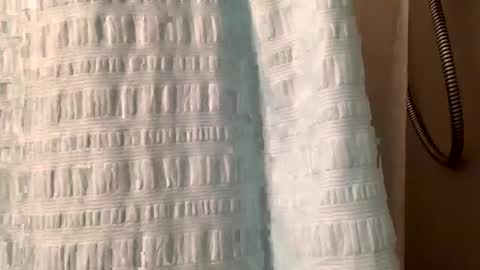 Snapshot of arielwyld chatting on December 6, 2024, 10:27 am ariel  colin when hes here online show from December 6, 2024, 10:27 am