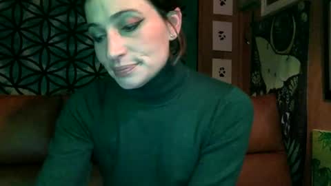 Snapshot of arielwyld chatting on December 18, 2024, 12:32 am ariel  colin when hes here online show from December 18, 2024, 12:32 am