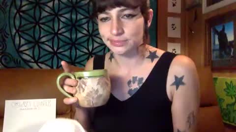 Snapshot of arielwyld chatting on December 29, 2024, 2:10 pm ariel  colin when hes here online show from December 29, 2024, 2:10 pm