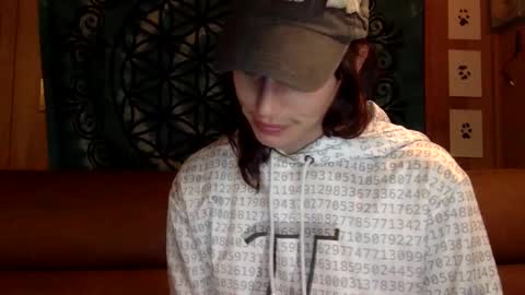 Snapshot of arielwyld chatting on January 5, 2025, 2:06 am ariel  colin when hes here online show from January 5, 2025, 2:06 am