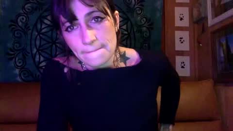 Snapshot of arielwyld chatting on January 12, 2025, 11:47 pm ariel  colin when hes here online show from January 12, 2025, 11:47 pm