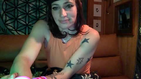 Snapshot of arielwyld chatting on January 17, 2025, 3:12 am ariel  colin when hes here online show from January 17, 2025, 3:12 am