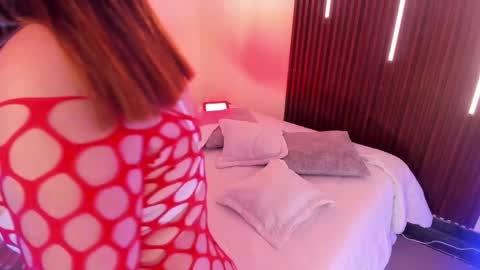  Arianna  online show from April 11, 2026, 1:26 pm