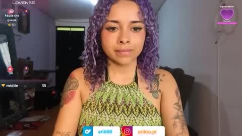 Snapshot of arikatorres chatting on October 7, 2025, 9:56 pm Arin online show from October 7, 2025, 9:56 pm