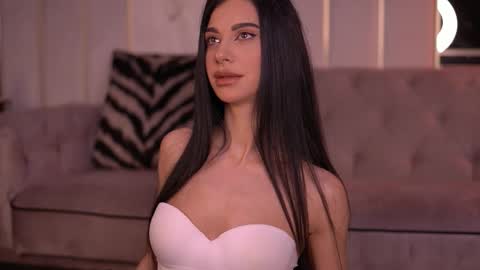 Arina online show from November 21, 2025, 6:28 pm