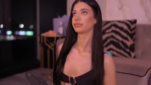 Arina online show from December 1, 2025, 6:24 pm