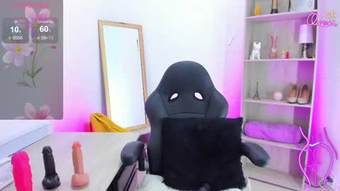 arisha_davis online show from February 19, 2026, 9:33 pm