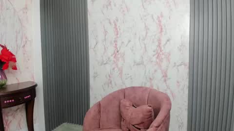 arisha_lee2 online show from January 14, 2025, 2:29 am