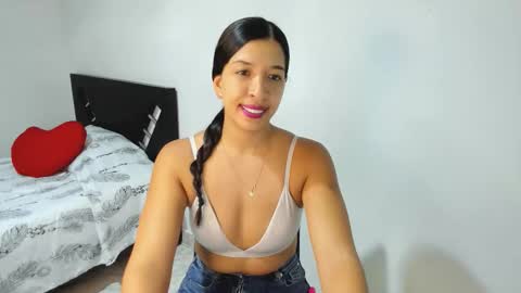 aristena_01 online show from March 25, 2026, 1:11 am
