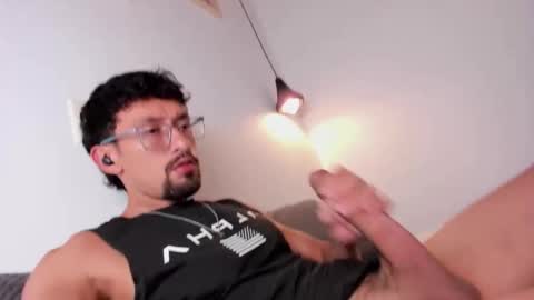 Arley Moren online show from April 7, 2026, 3:07 am