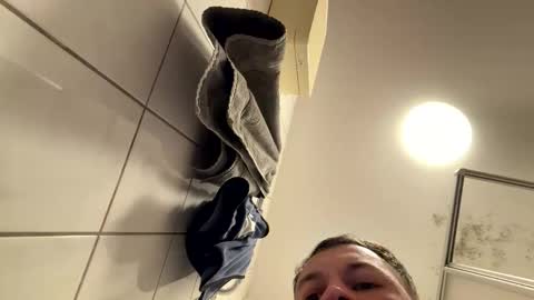 armyskater32 online show from March 2, 2026, 9:32 pm