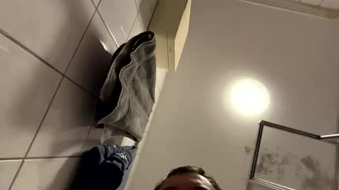 armyskater32 online show from March 12, 2026, 9:32 pm