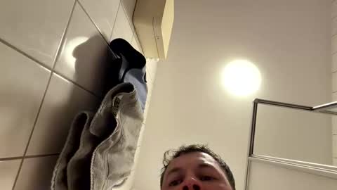 armyskater32 online show from April 7, 2026, 8:20 pm