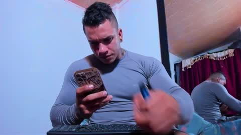 arnold sexy hot98 online show from December 24, 2024, 1:49 am