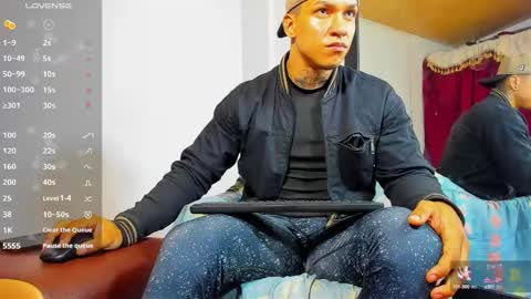 arnold sexy hot98 online show from February 28, 2025, 10:39 pm