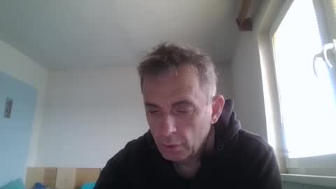 aromannn online show from December 3, 2025, 9:40 am