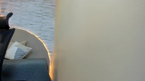 ARON BOLT online show from November 11, 2025, 11:49 pm