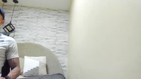 ARON BOLT online show from March 4, 2026, 11:00 pm