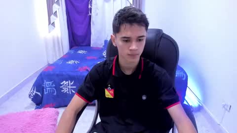 Aaron online show from October 8, 2025, 7:55 pm