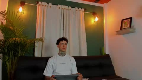 Aron ford online show from October 31, 2025, 3:29 am