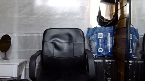 Aron G Franco online show from November 19, 2025, 3:34 pm