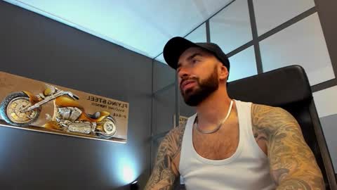 AronGrant online show from November 3, 2025, 9:32 am