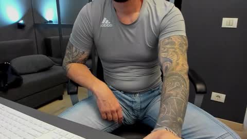 AronGrant online show from November 19, 2025, 9:31 am