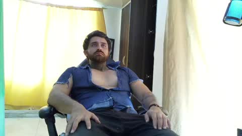 Snapshot of aronmiller404 chatting on May 31, 2026, 3:41 pm aronmiller online show from May 31, 2026, 3:41 pm