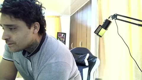 Snapshot of aronmiller404 chatting on June 7, 2026, 1:48 pm aronmiller online show from June 7, 2026, 1:48 pm