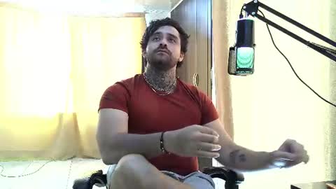 Snapshot of aronmiller404 chatting on June 20, 2026, 1:25 pm aronmiller online show from June 20, 2026, 1:25 pm