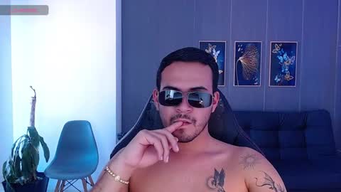 Adrian online show from October 6, 2025, 9:01 pm