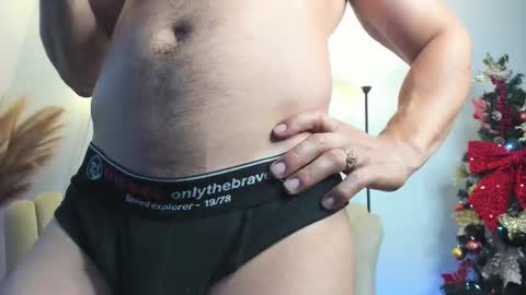   online show from November 11, 2025, 10:43 pm