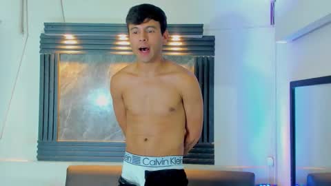 Aroon   online show from December 18, 2025, 8:26 pm